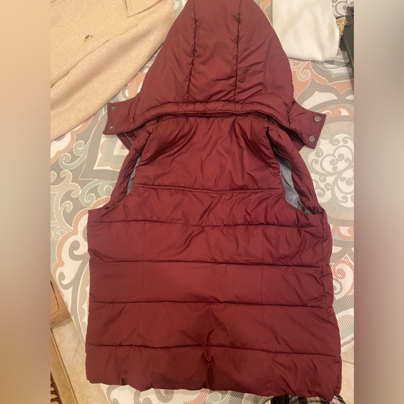 Abercrombie & Fitch puffer vest - Picture 4 of 4